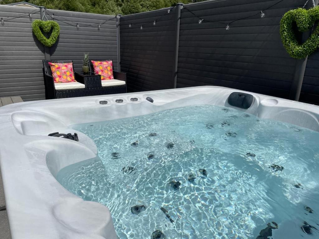 Hotel Hot Tub 9 The Fairways Alnwick Esterno foto
